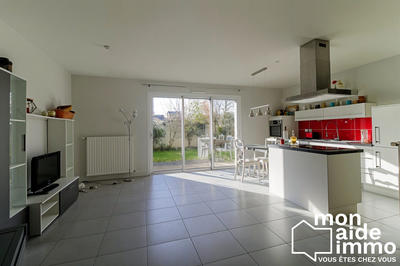 Maison - 90 m² - 4 pièces