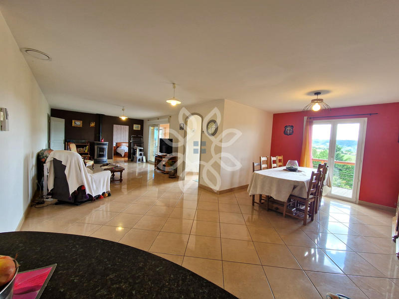 Maison - 132 m² - 5 pièces