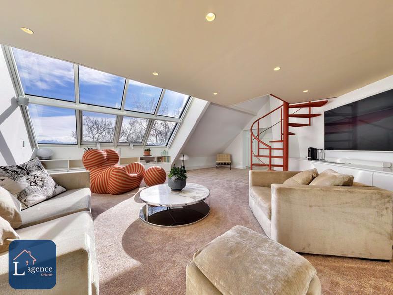 Appartement - 257 m² - 6 pièces