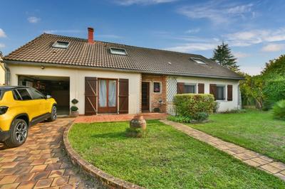 Maison - 180 m² - 8 pièces