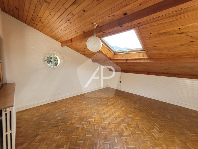 Maison ancienne - 267 m² - 10 pièces