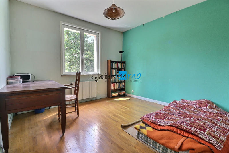 Maison - 222 m² - 9 pièces