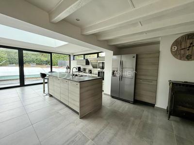 Corps de ferme - 230 m² - 6 pièces