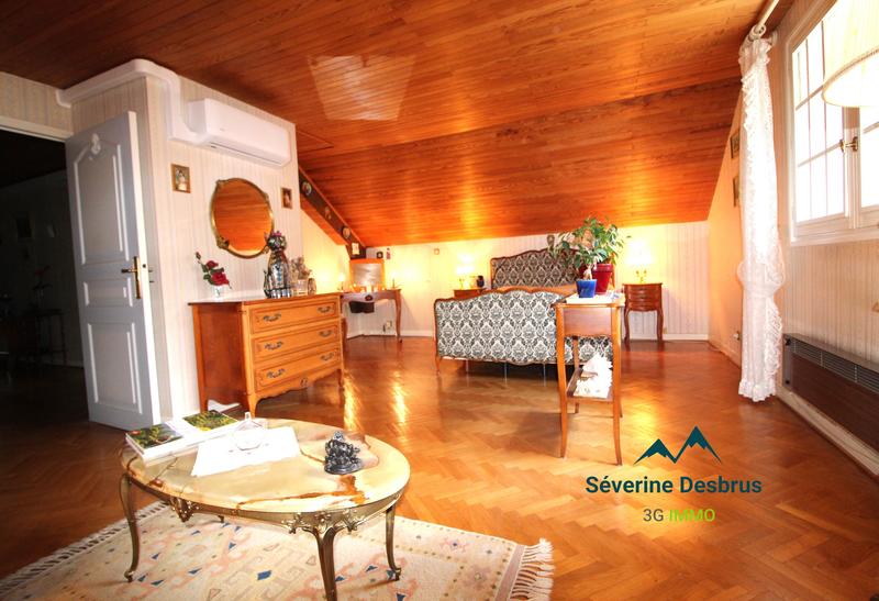 Maison - 164 m² - 9 pièces