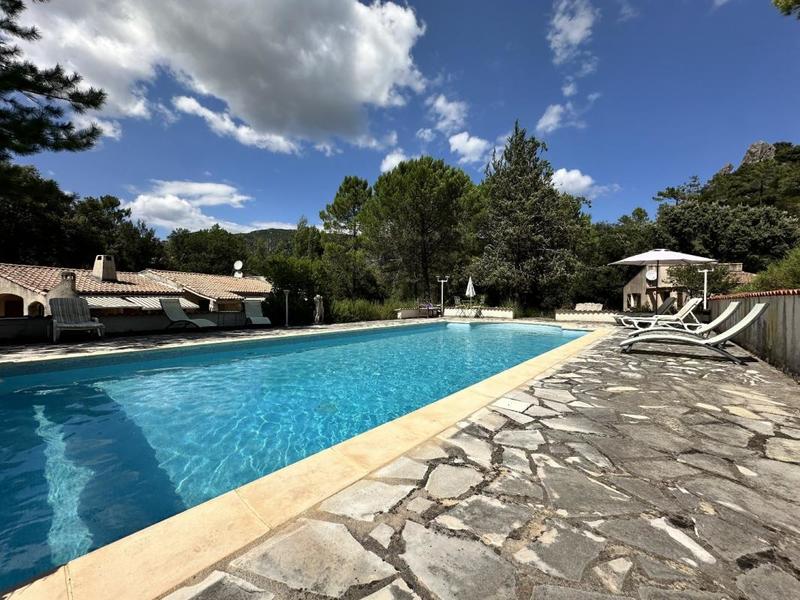 Maison - 195 m² - 7 pièces