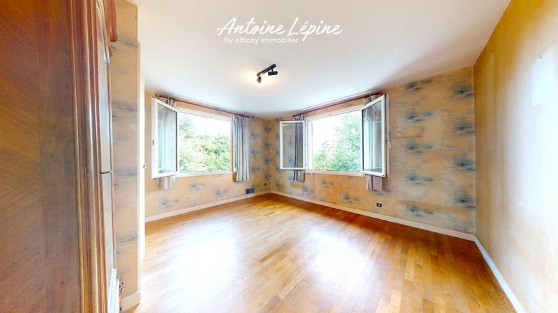 Maison - 182 m² - 9 pièces