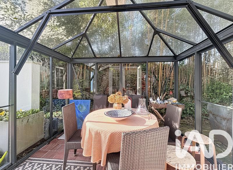 Maison - 238 m² - 9 pièces