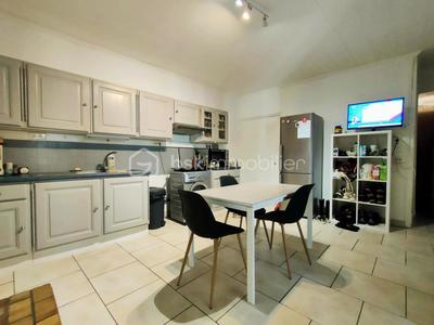 Maison - 241 m² - 7 pièces