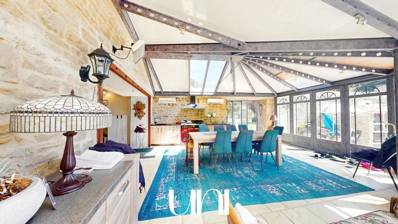 Maison de maîtres - 655 m² - 9 pièces