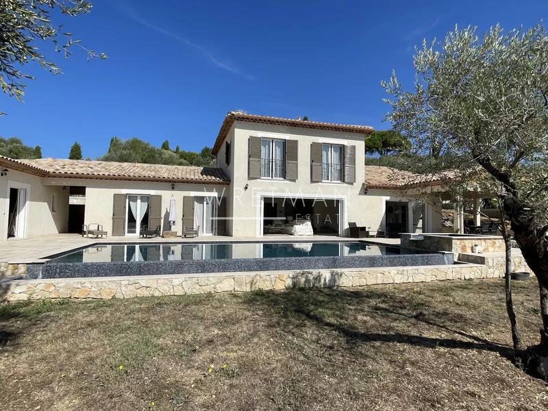 Villa - 210 m² - 6 pièces