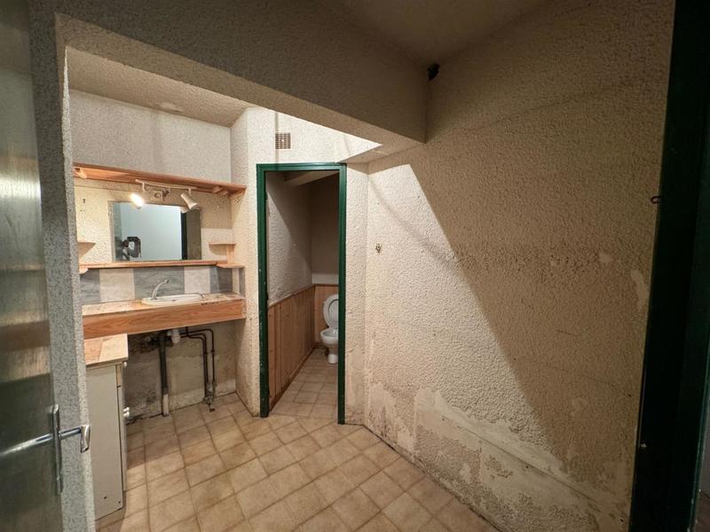 Maison - 200 m² - 3 pièces