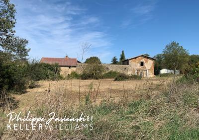 Corps de ferme - 981 m² - 14 pièces