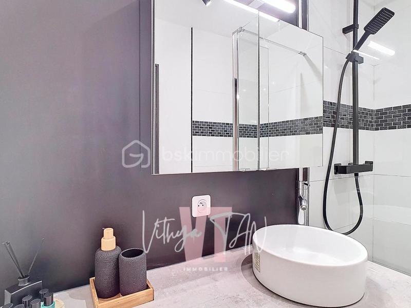 Appartement - 81 m² - 3 pièces