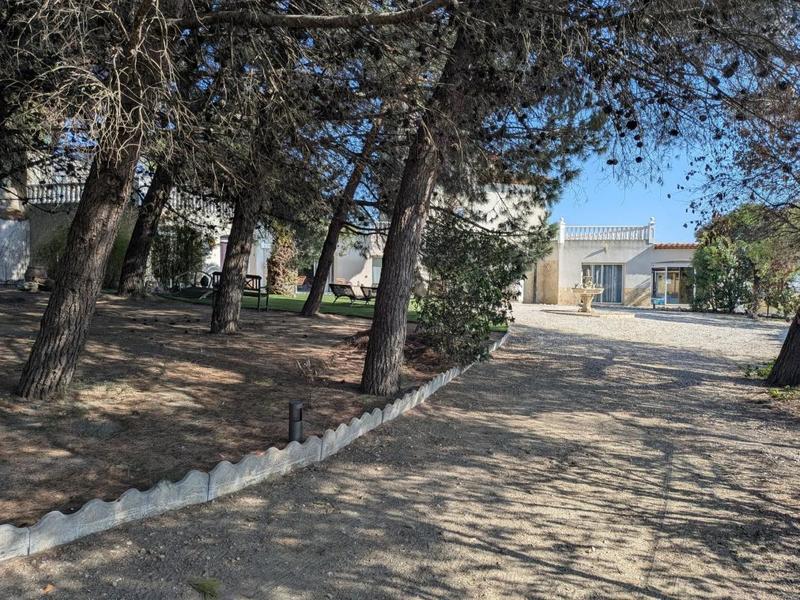 Maison - 547 m² - 15 pièces