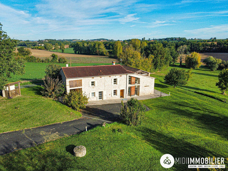 Maison - 239 m² - 7 pièces