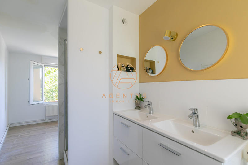 Maison - 97 m² - 5 pièces