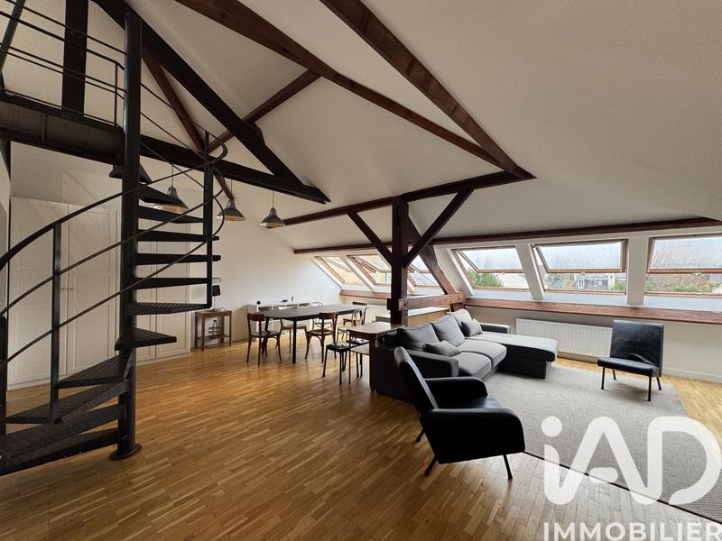 Loft - 105 m² - 5 pièces