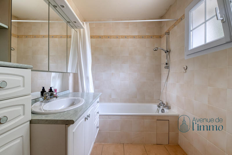 Maison - 174 m² - 7 pièces