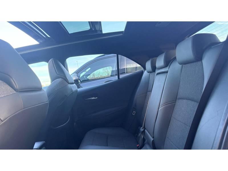 Toyota corolla touring sports Hybride My21 122h Design