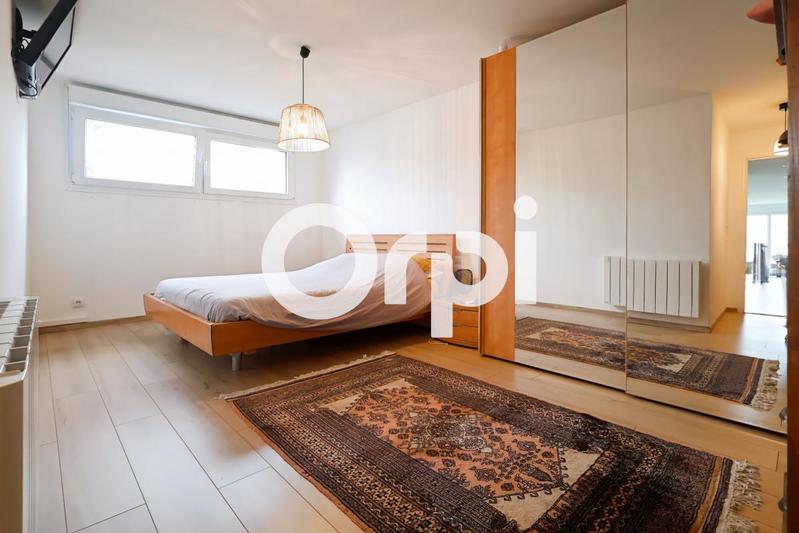 Maison - 203 m² - 5 pièces