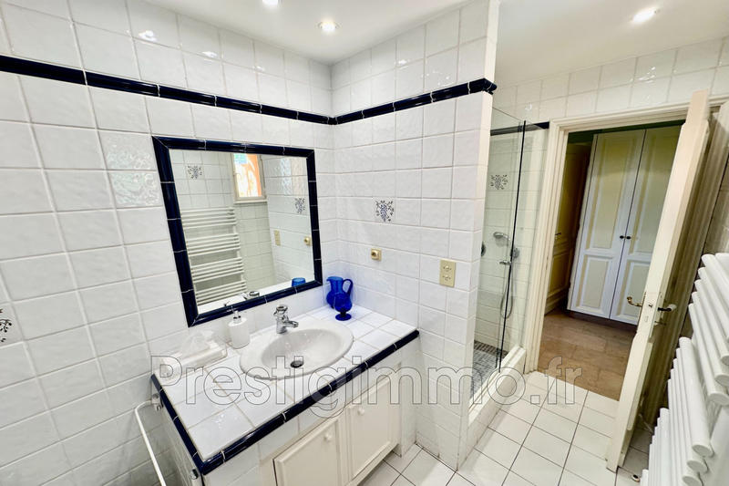 Demeure - 295 m² - 6 pièces