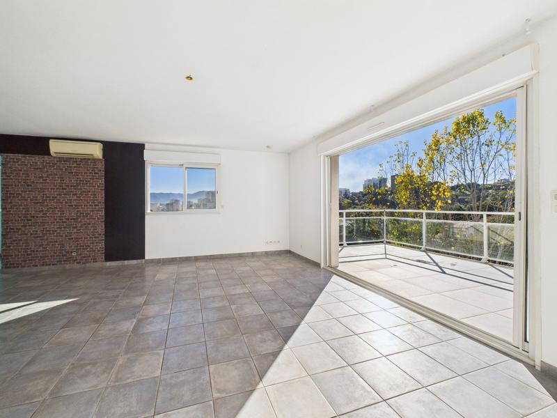 Appartement - 111 m² - 4 pièces