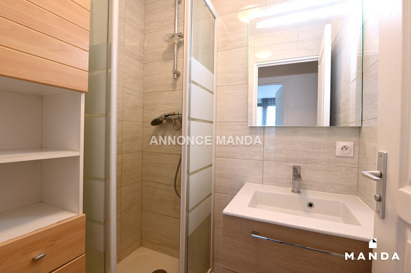 Chambre - 10 m² - 5 pièces