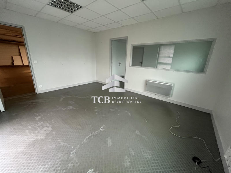 Local d'activités - 334 m²