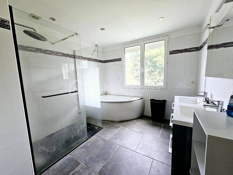 Maison - 108 m² - 4 pièces