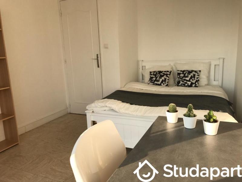 Chambre - 9 m² - 1 pièce