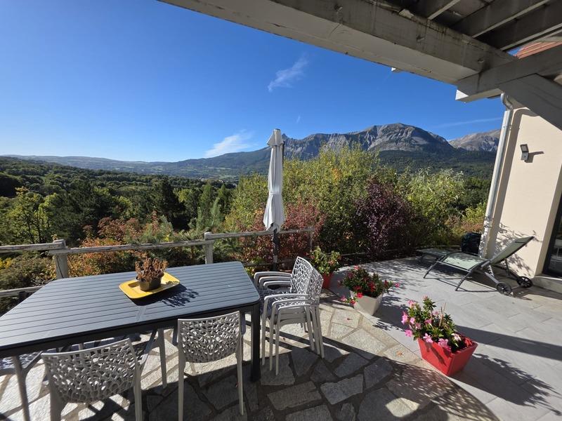 Propriété - 178 m² - 7 pièces