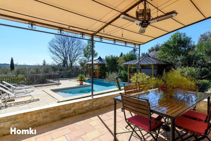 Maison - 180 m² - 6 pièces