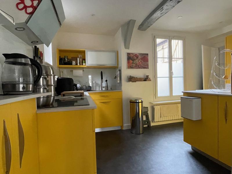 Maison - 241 m² - 8 pièces