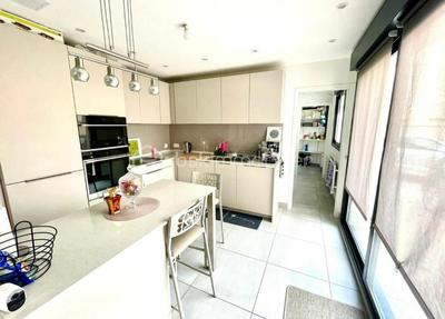 Maison - 108 m² - 5 pièces