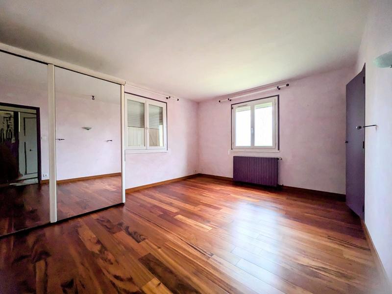 Maison - 274 m² - 8 pièces