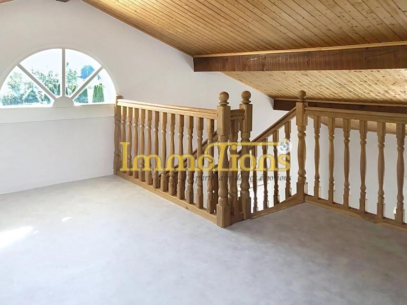 Maison - 205 m² - 7 pièces