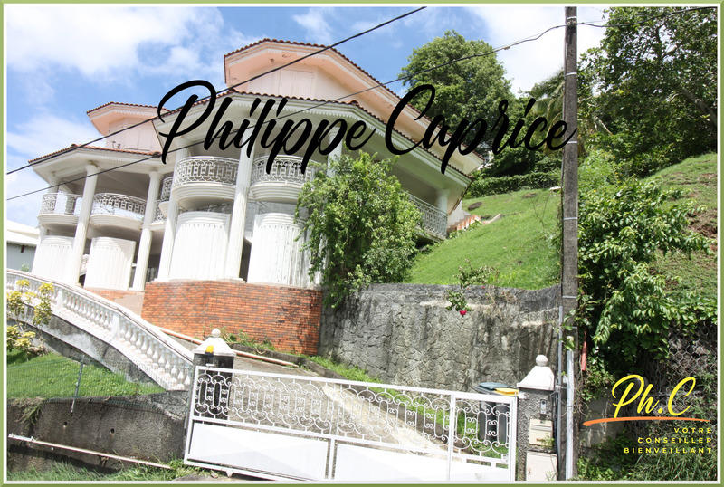 Maison - 260 m² - 7 pièces