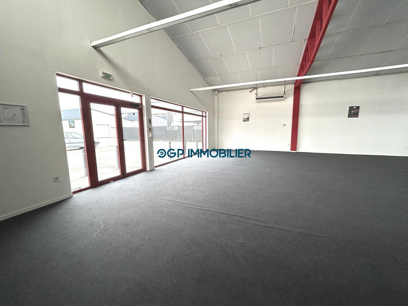 Local commercial - 605 m² - 3 pièces