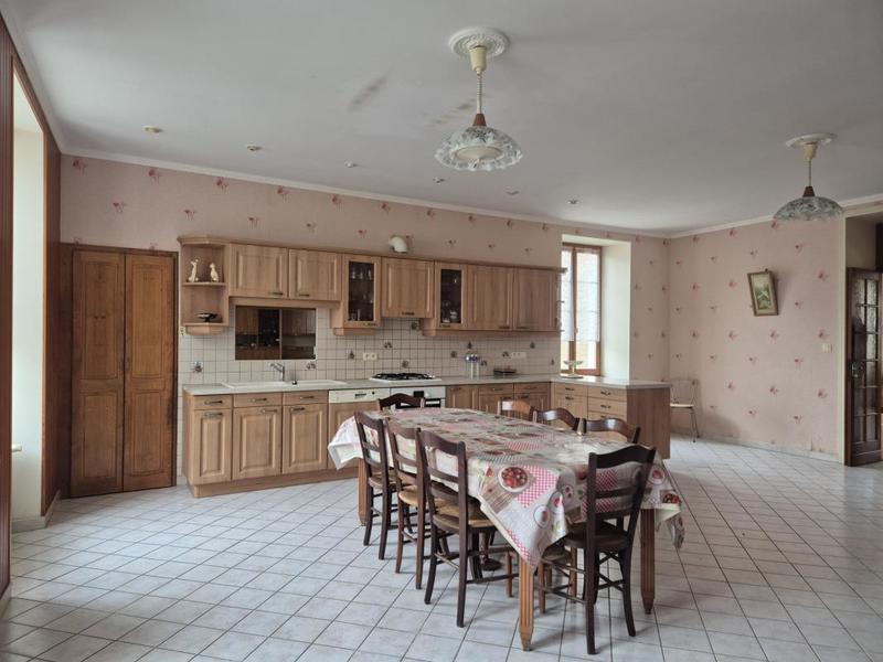 Propriété - 376 m² - 12 pièces