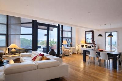 Loft - 145 m² - 5 pièces