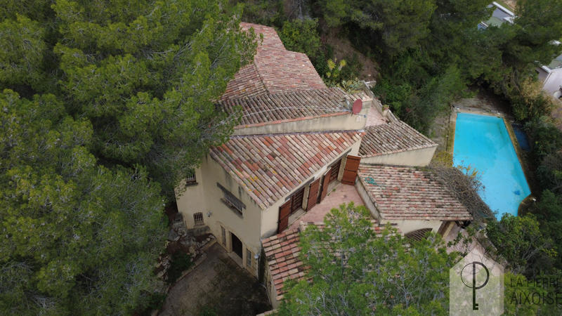 Maison - 198 m² - 8 pièces