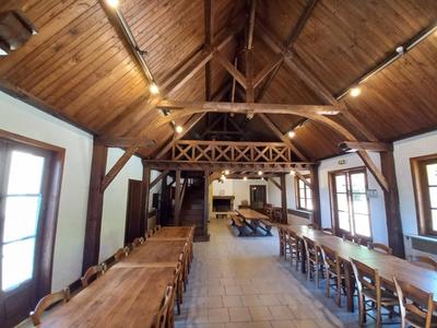 Propriété - 2 300 m² - 67 pièces