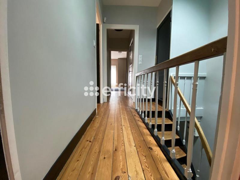 Maison - 180 m² - 7 pièces