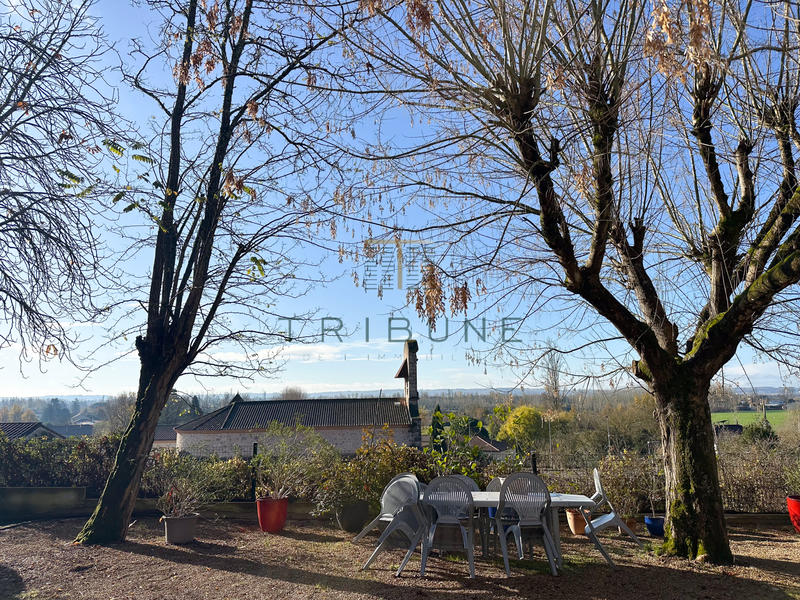 Maison - 203 m² - 6 pièces