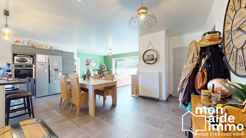 Maison - 94 m² - 5 pièces