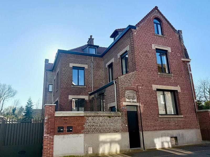 Maison - 292 m² - 8 pièces