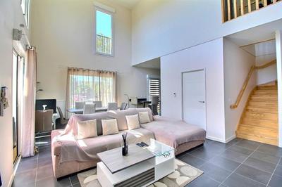 Appartement - 102 m² - 4 pièces