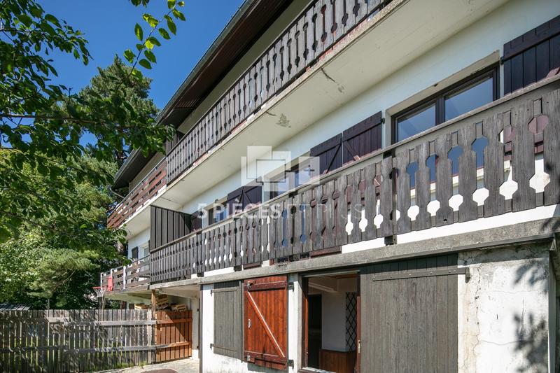 Maison - 220 m² - 6 pièces