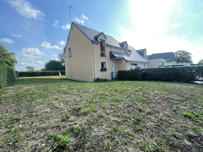 Maison - 94 m² - 5 pièces