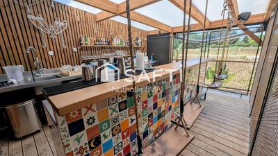 Local commercial - 143 m² - 2 pièces